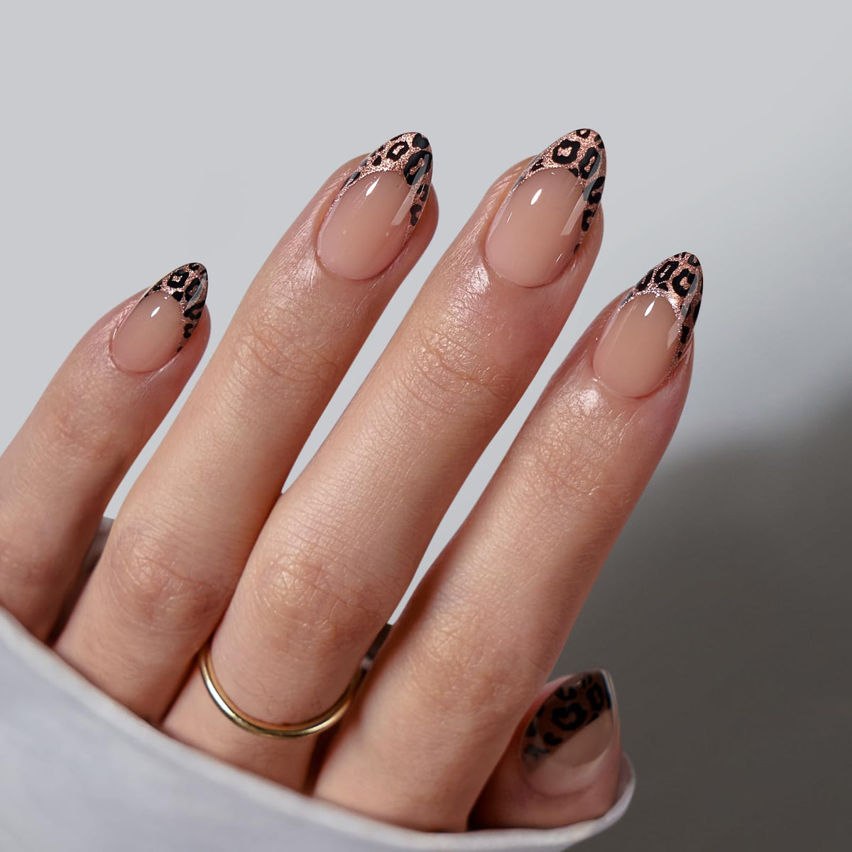 BTArtbox Press On Nails, Short Almond Pink Fake Nails, 32Pcs Full Kit
