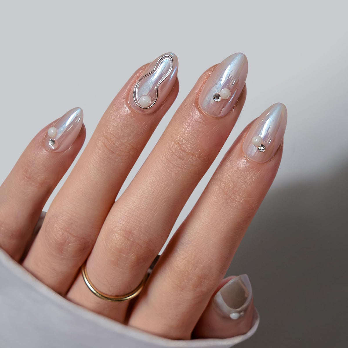 BTArtbox Press On Nails, Short Almond Pink Fake Nails, 32Pcs Full Kit